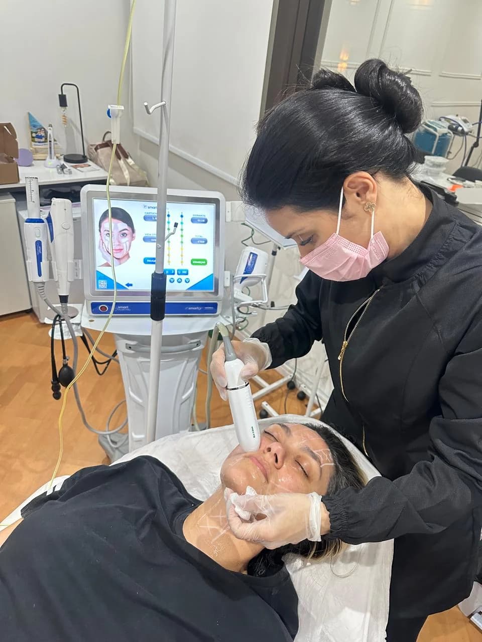 Procedimento na clínica Talita Almeida